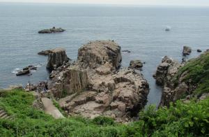 東尋坊と日本海